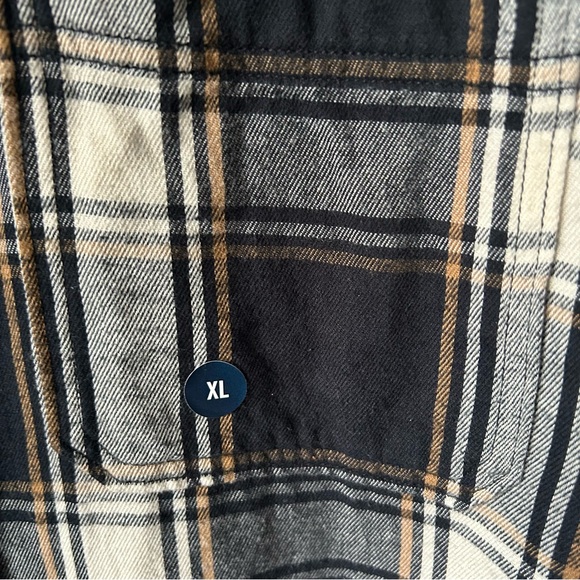 [XL] Hollister NWT Men's Classic Black and White Plaid Flannel Shirt Relaxed Fit - Picture 6 of 12